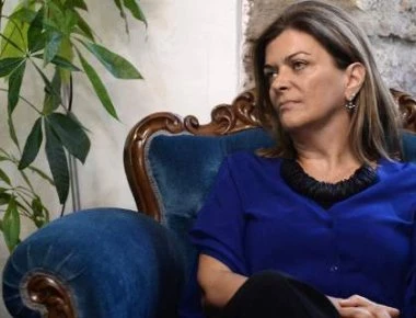 «Εκθρονίζουν» την «πριγκίπισσα Ράνια» για να γλιτώσουν την κατακραυγή: «Ο A.Τσίπρας δεν θεωρεί ορθό να παίρνει επίδομα»